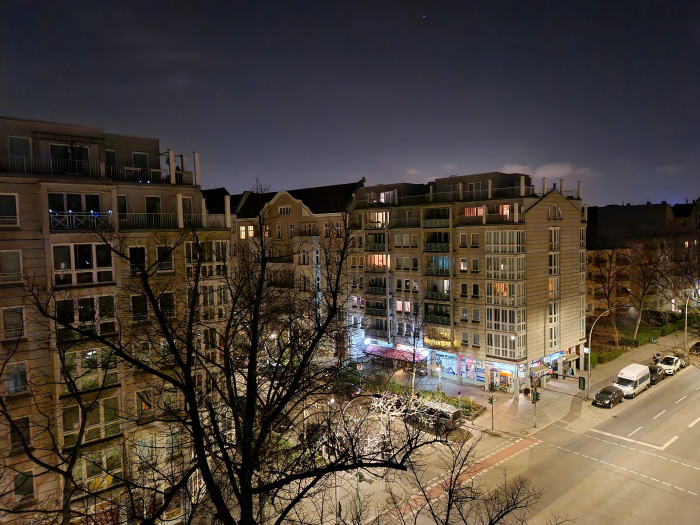 Szenen mit dunklen und hellen Stellen werden ausgeglichen belichtet. (Bild: Tobias K&ouml;ltzsch/Golem.de)